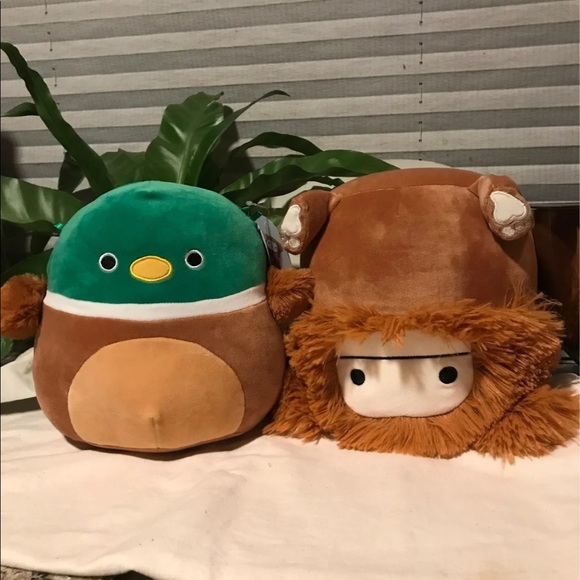 Avery and Benny 8” squishmallows - Picture 2 of 4